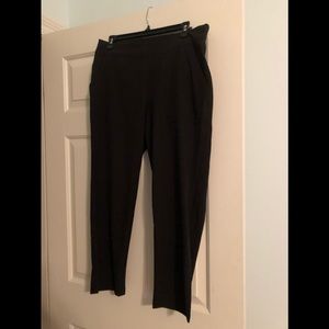 NWT Black Rafaella comfort crop pants - medium
